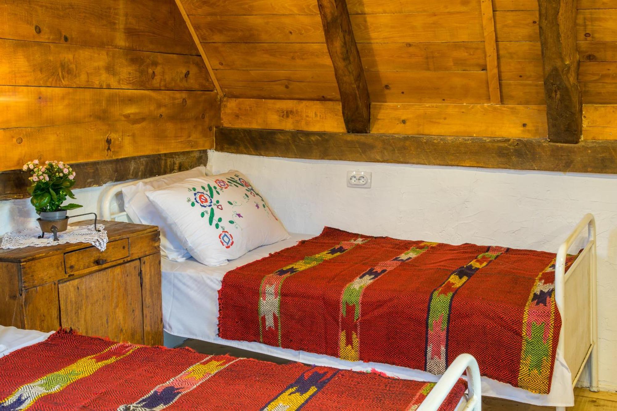 Djurdjevina Family Farm Tatil Evi